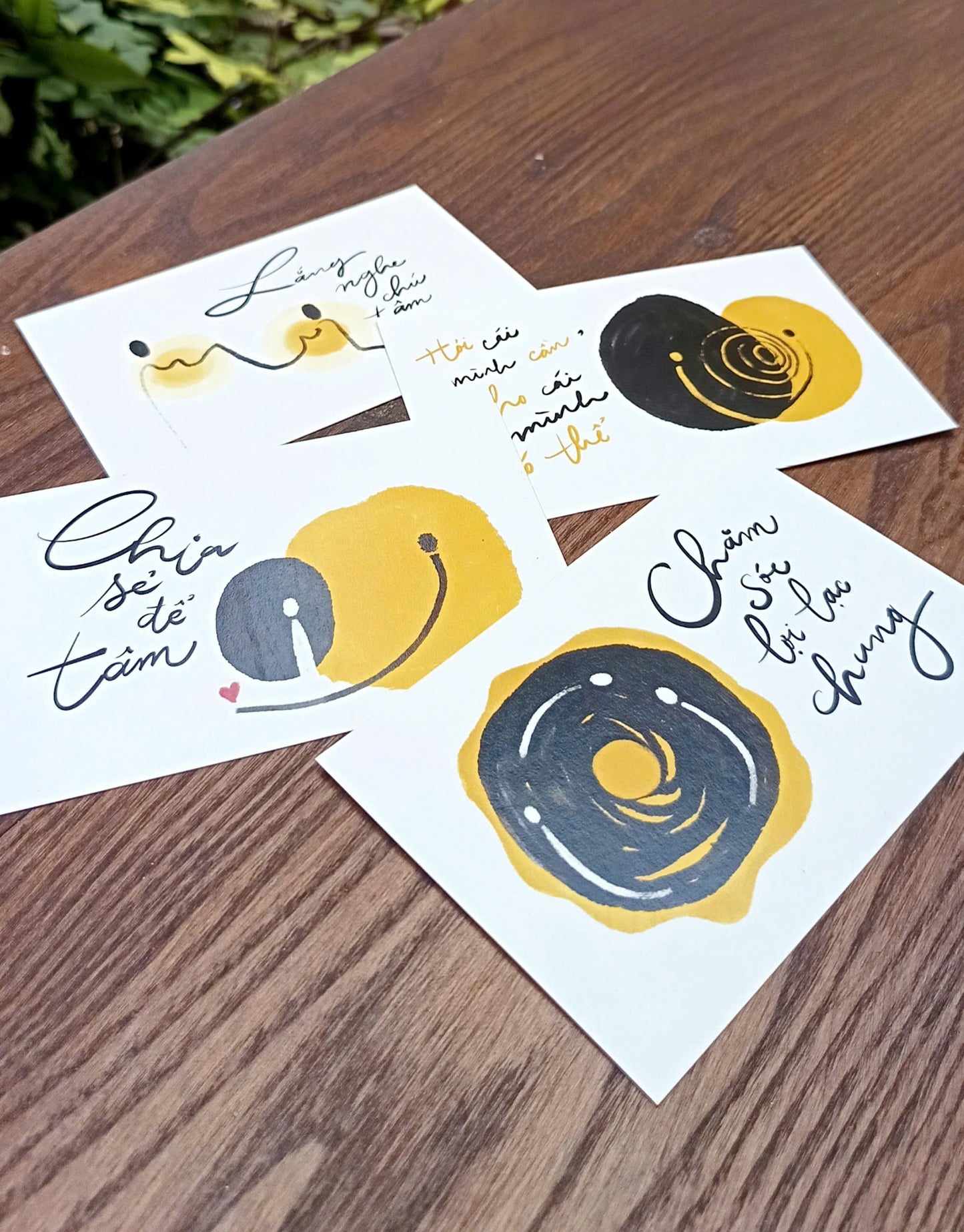 Thiệp vẽ tay Tinh thần Vòng tròn