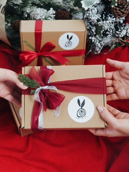 Set quà tặng Khởi sắc -  Bộ thẻ Một khoảng dừng và Khăn vuông Yin/Yang