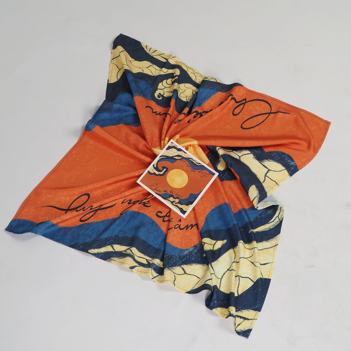 Set quà tặng Khởi sắc -  Bộ thẻ Một khoảng dừng và Khăn vuông Yin/Yang